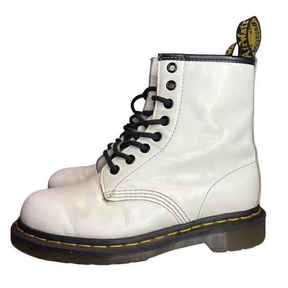 Doc Martens Women’s White Leather Combat Boots Lace Up Air Wair Size 5 - Picture 2 of 9